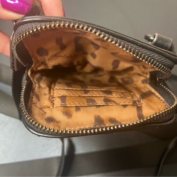 Amiee Kestenberg black leather cell phone Crossbody bag - Picture 2 of 5